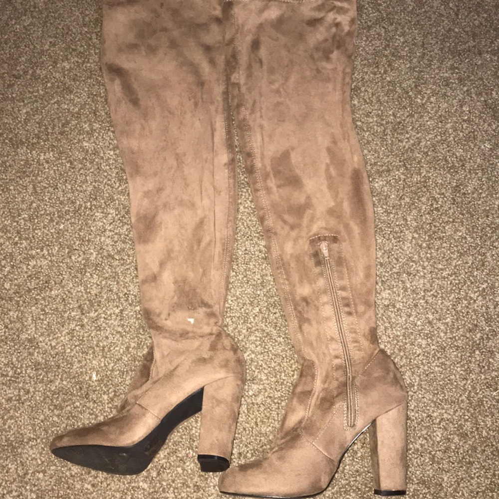 High knee heels 🤩